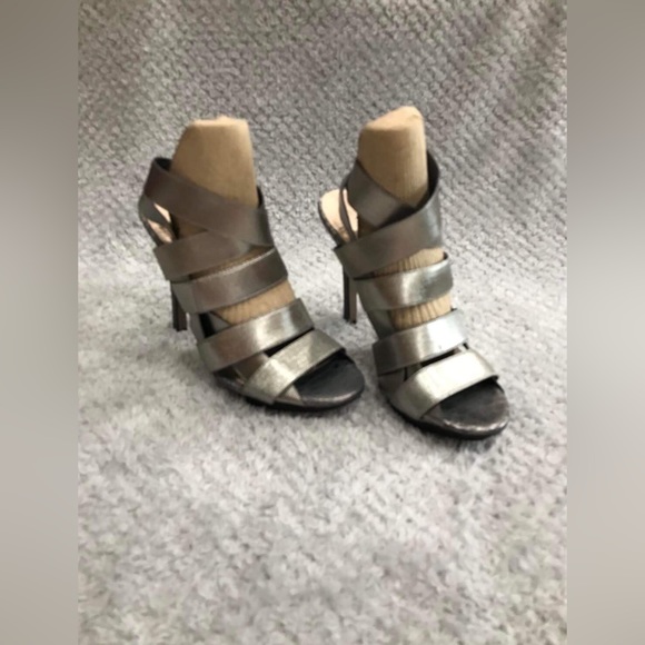 BCBG Gray Snakeskin Stretchy Strap Heels 
5” Heel
Size 7.5 
No Shoebox - Picture 7 of 11